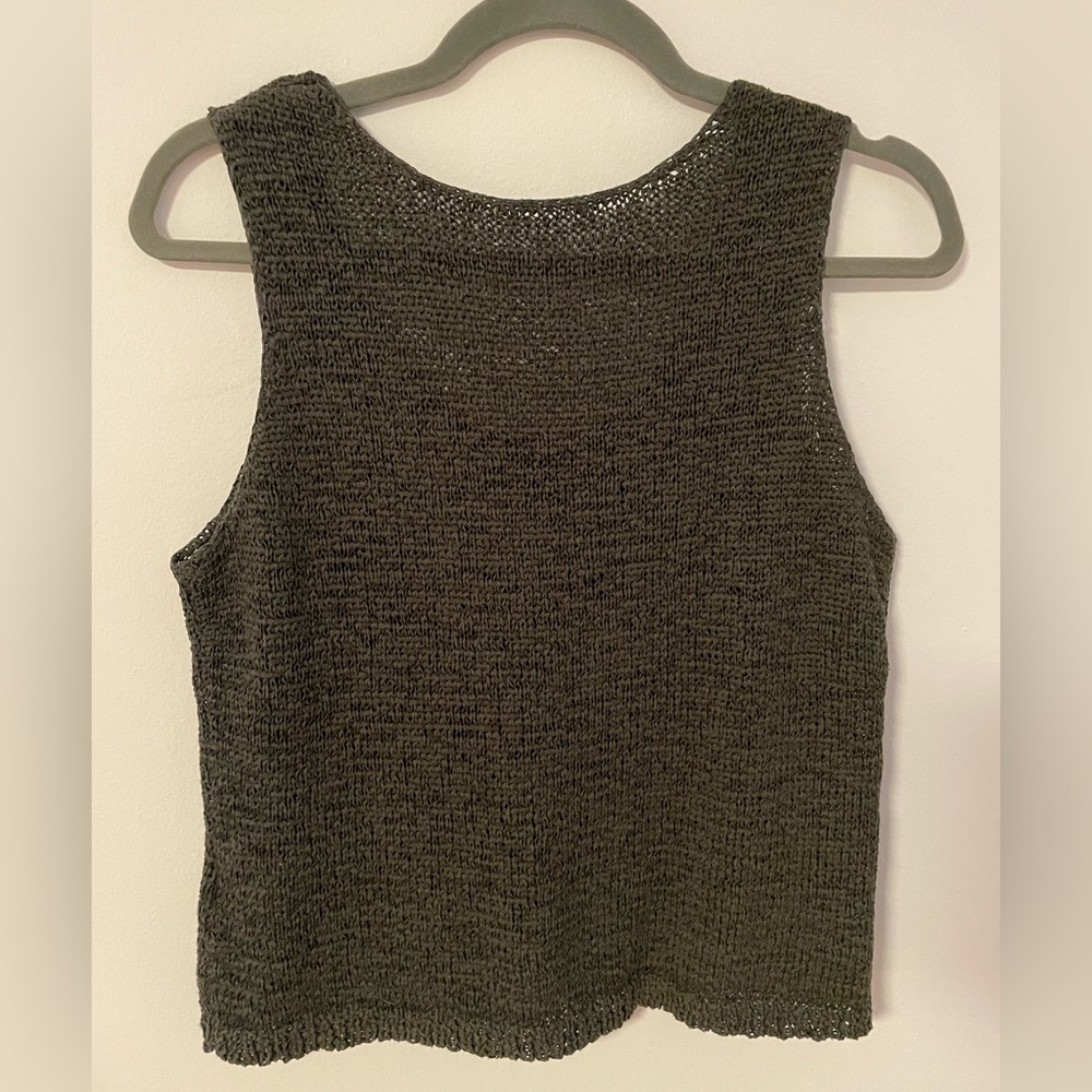 Sleeveless Knit Top - Picture 4 of 8
